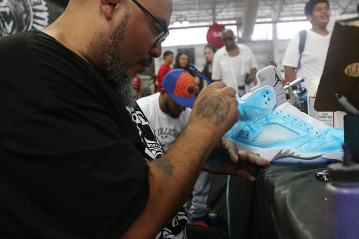 sneaker-con-X159819_TK1_452.jpg